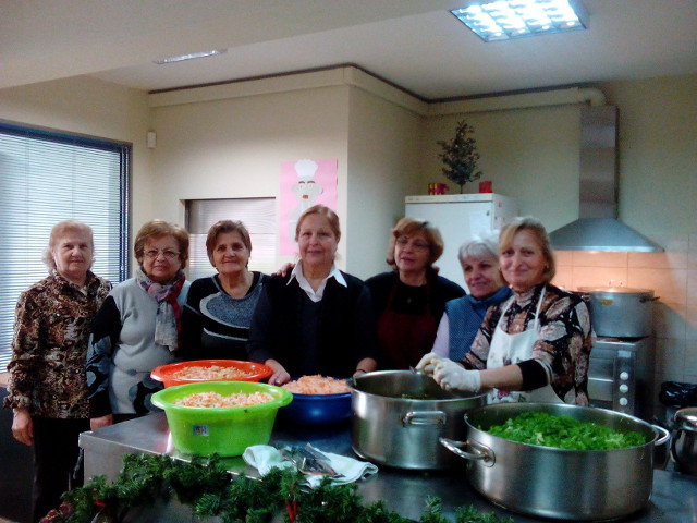 Xριστουγεννιάτικo γεύμα αλληλεγγύης από το Δήμο Παύλου Μελά σε 400 συμπολίτες